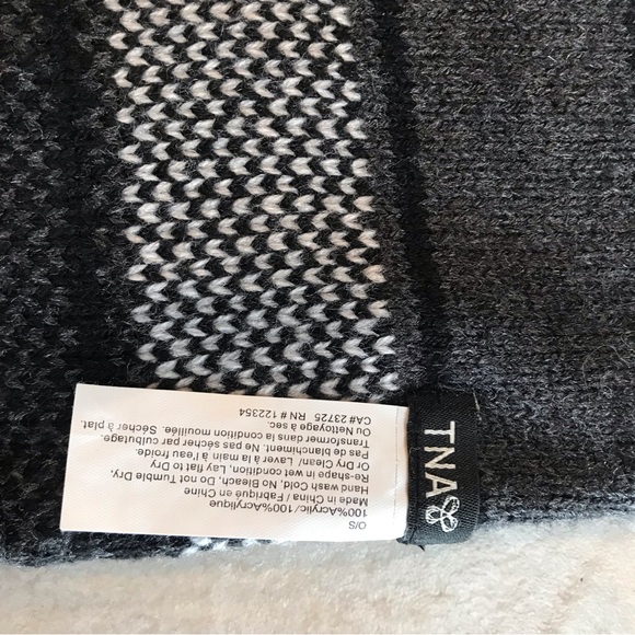 TNA GREY BLACK LOGO FRINGE High Bulk Long Scarf - Picture 5 of 7